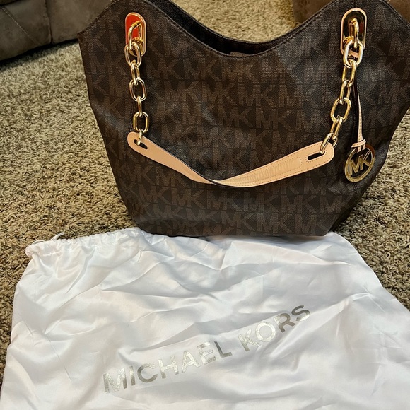 Michael Kors Lily Signature Hobo Bag - Picture 1 of 4